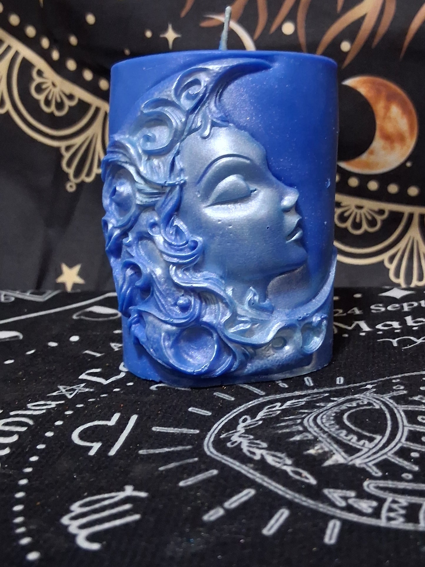 Moon Lilly Dream Scented Moon Goddess Candle