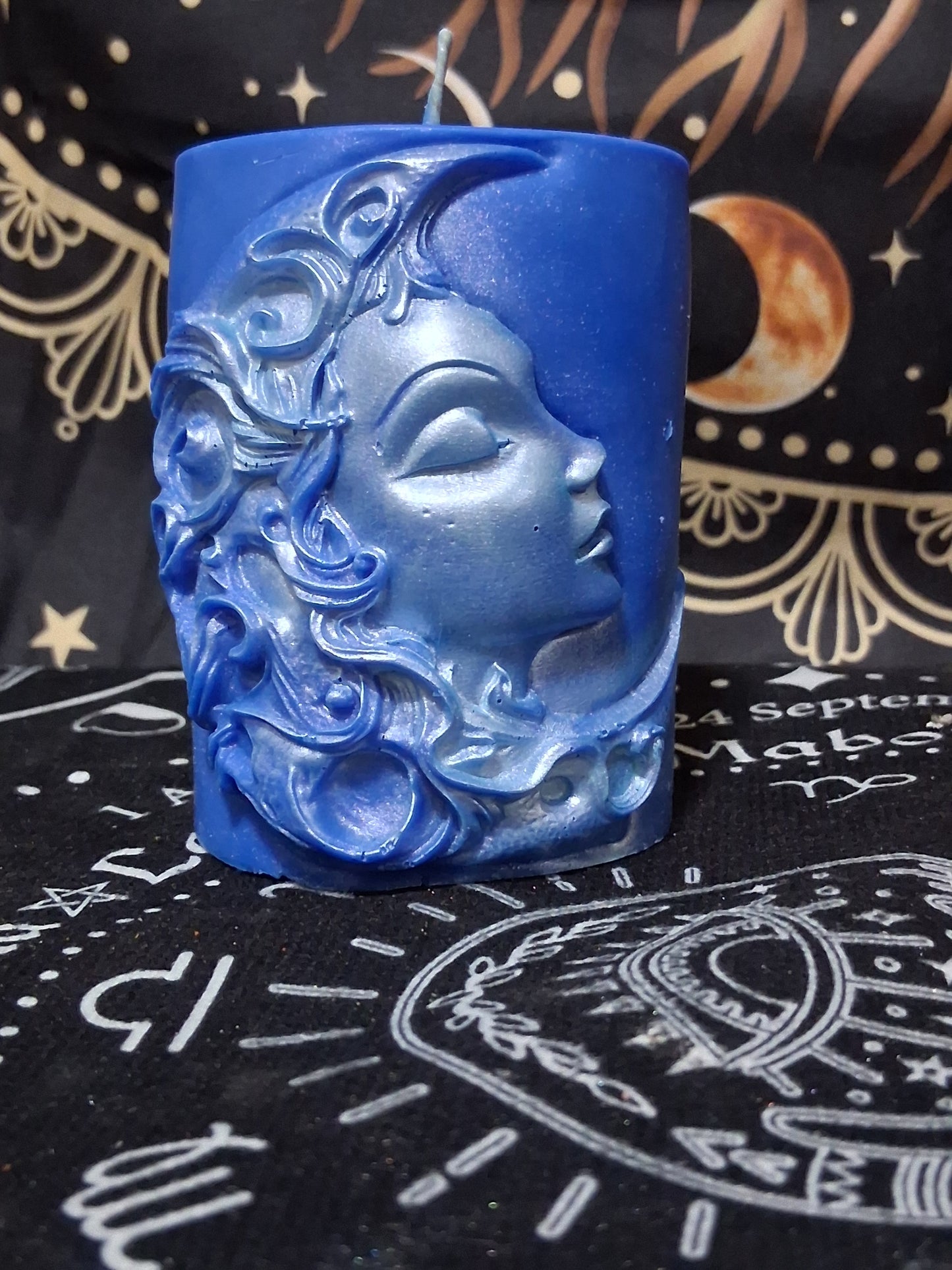 Moon Lilly Dream Scented Moon Goddess Candle
