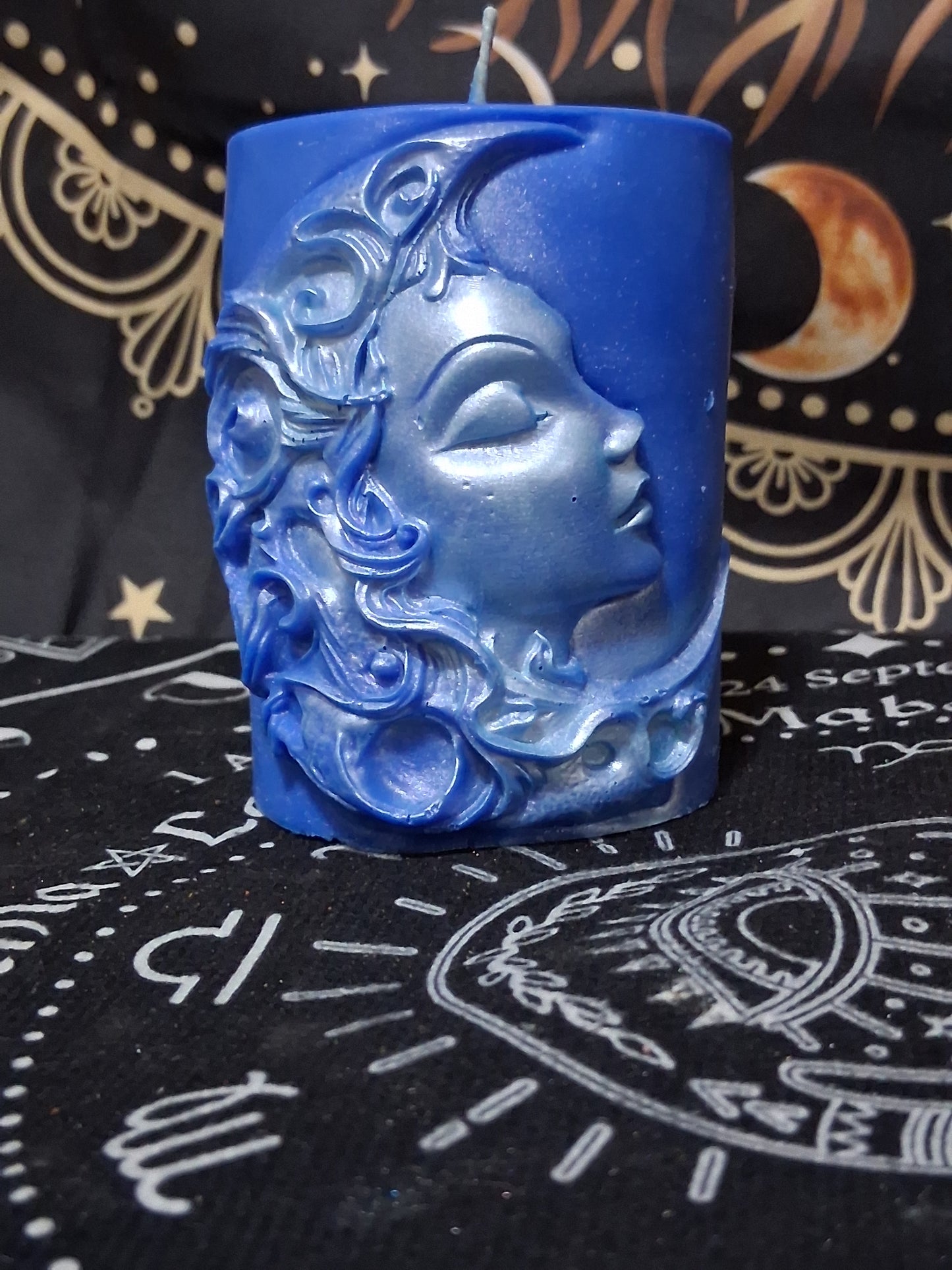Moon Lilly Dream Scented Moon Goddess Candle